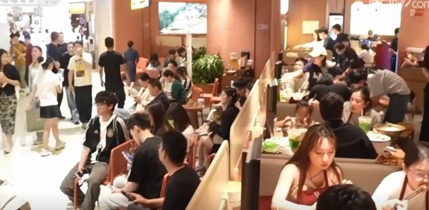 沪蓉大战点燃消费热潮，经济拉动效应显著提升