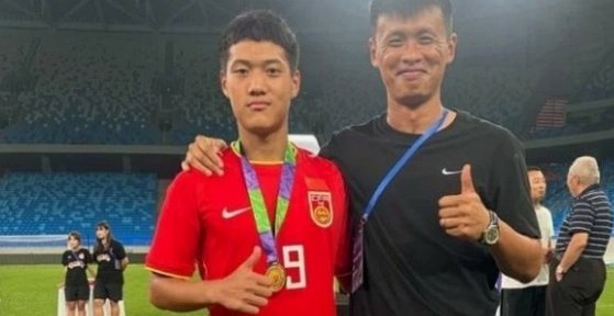 未雨绸缪，现在U16的西班牙教练和U15的周海滨行不行？