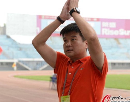 吐槽梅西少跑被围攻