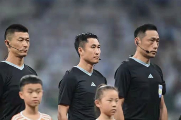 中超裁判：欧冠决赛裁判执法蓉城三镇，李海新执法青岛德比