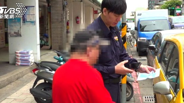 祸从天降！海港大将赛前步行 遭4S店员工带顾客试驾撞伤
